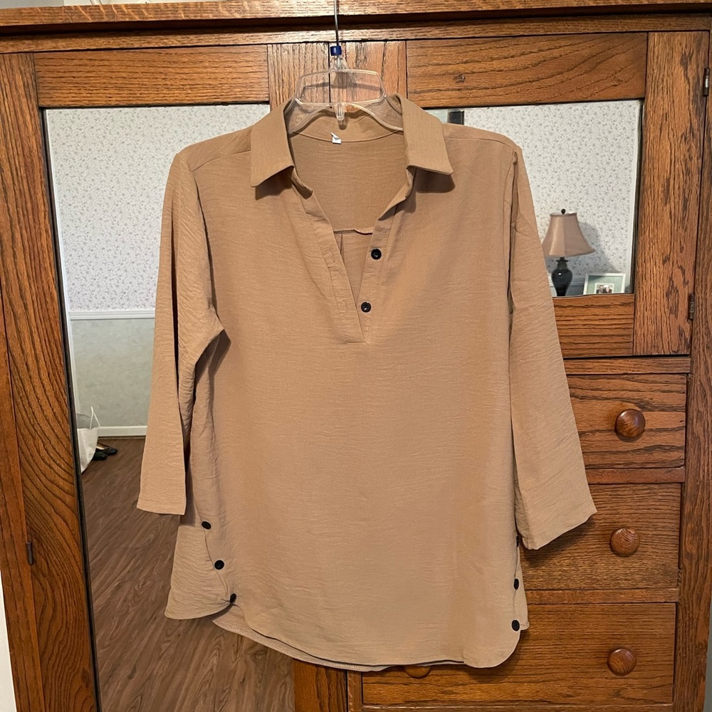 Large Top With 3/4 Length Sleeves